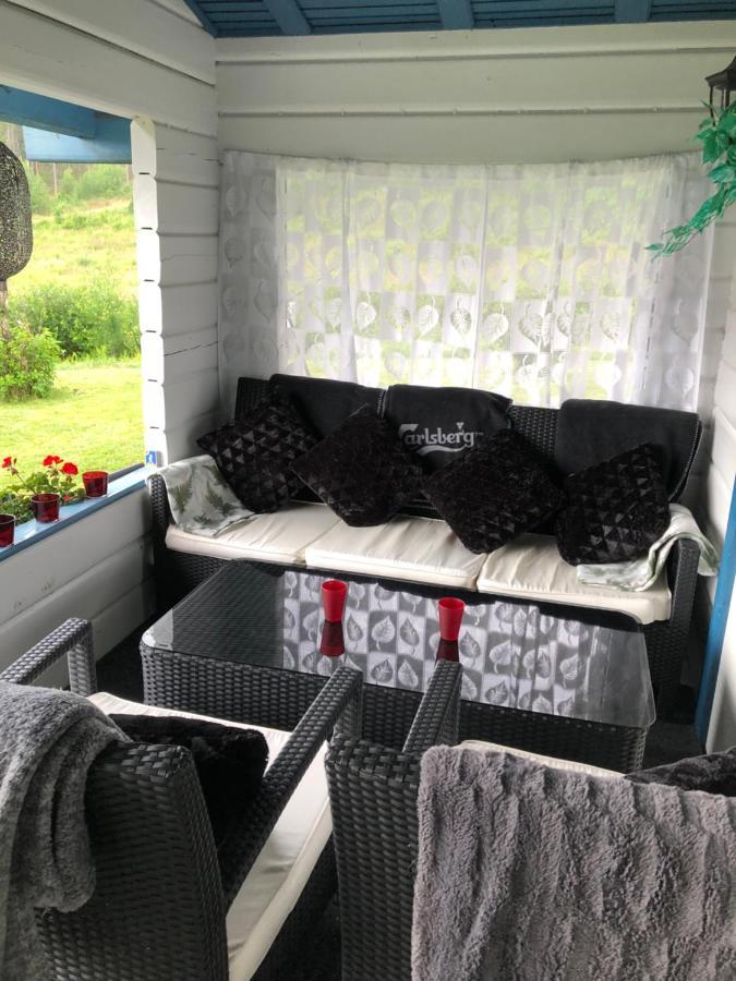 Mysig Timmerstuga Med Braskamin Naera Hovfjaellet Турсбю Экстерьер фото
