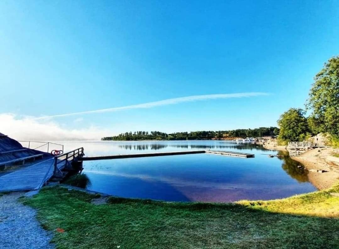 Mysig Timmerstuga Med Braskamin Naera Hovfjaellet Турсбю Экстерьер фото